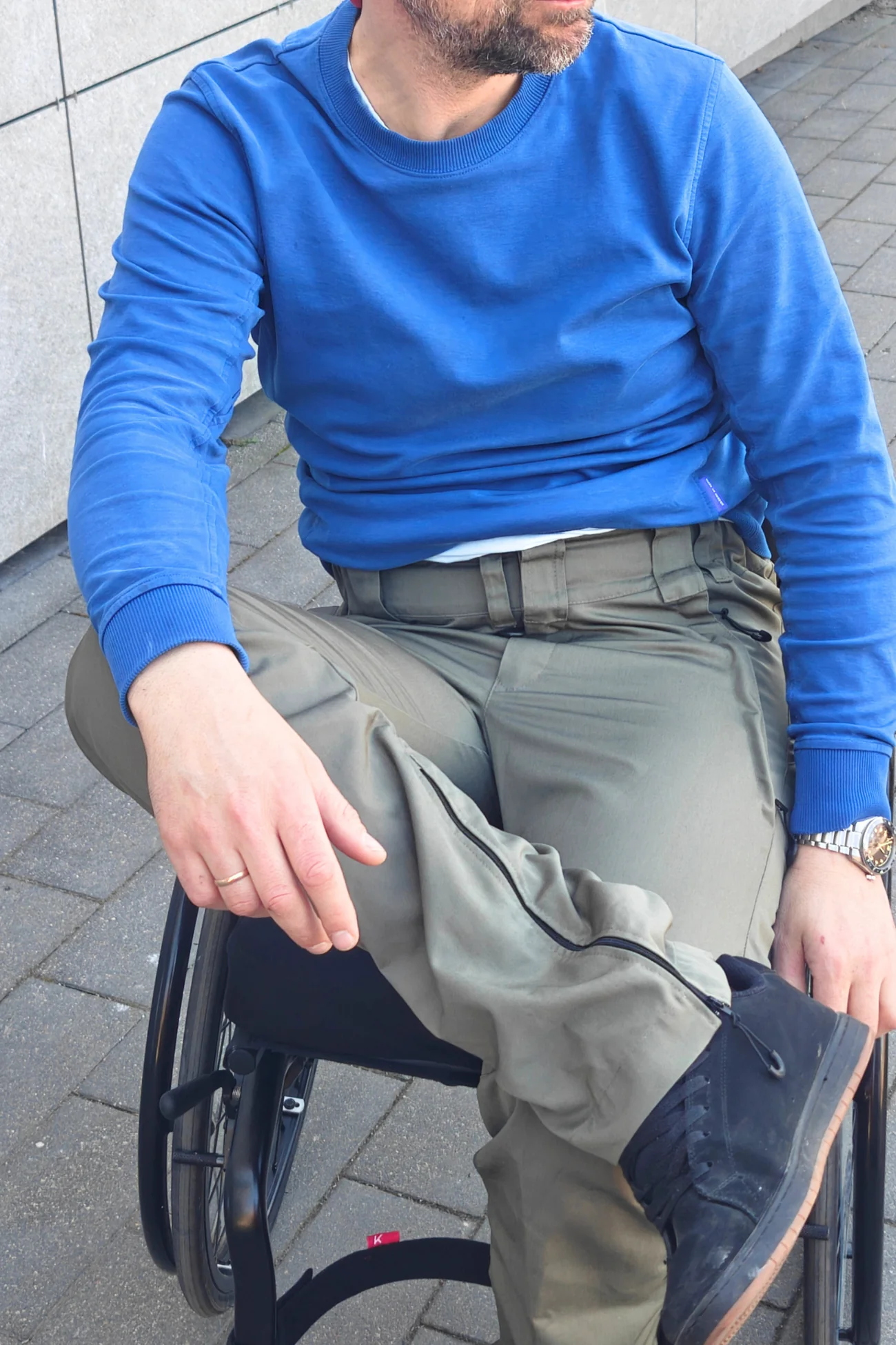 Men's wheelchair adaptive high functionality trousers